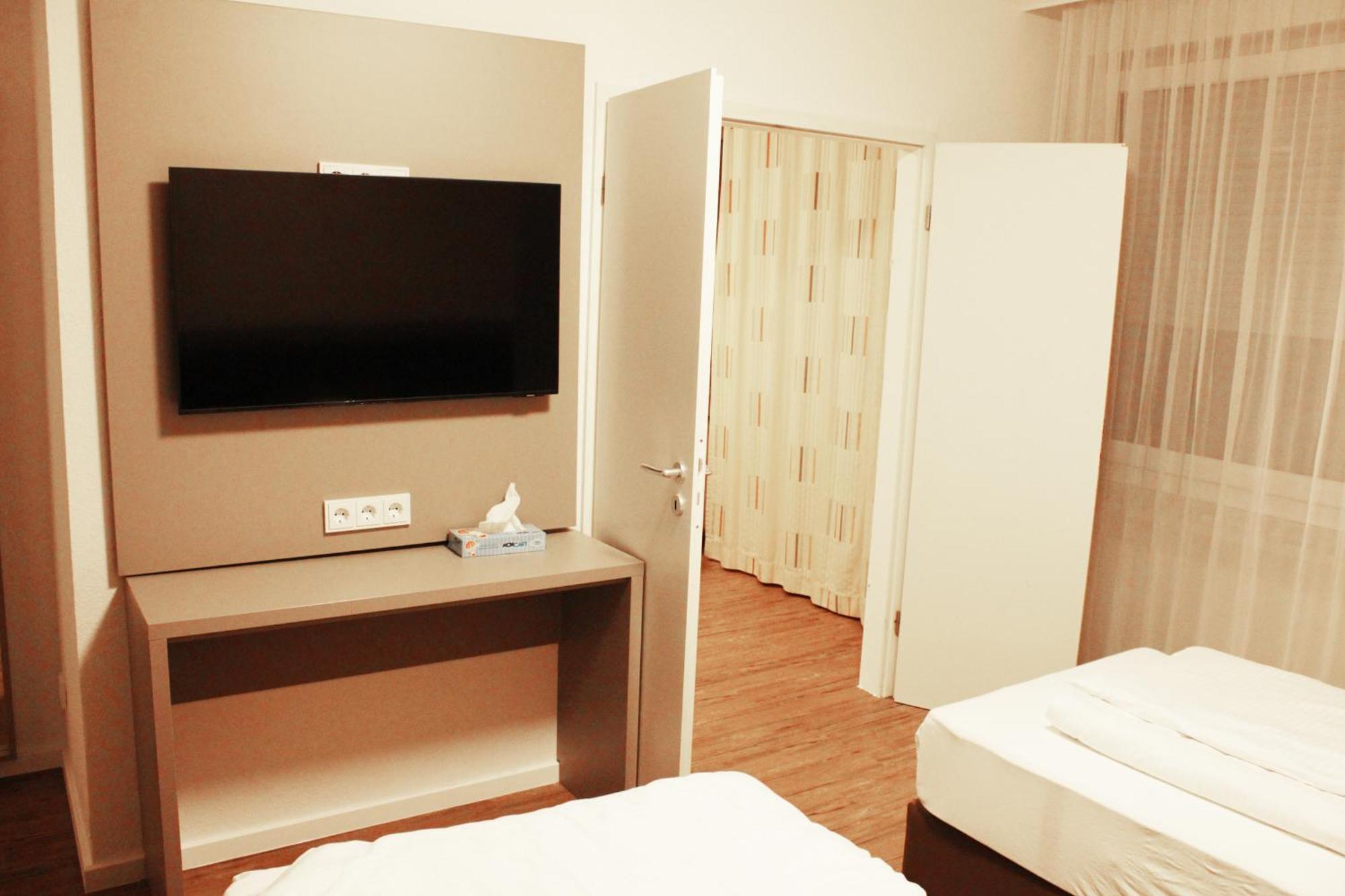 Isar Hotel *
